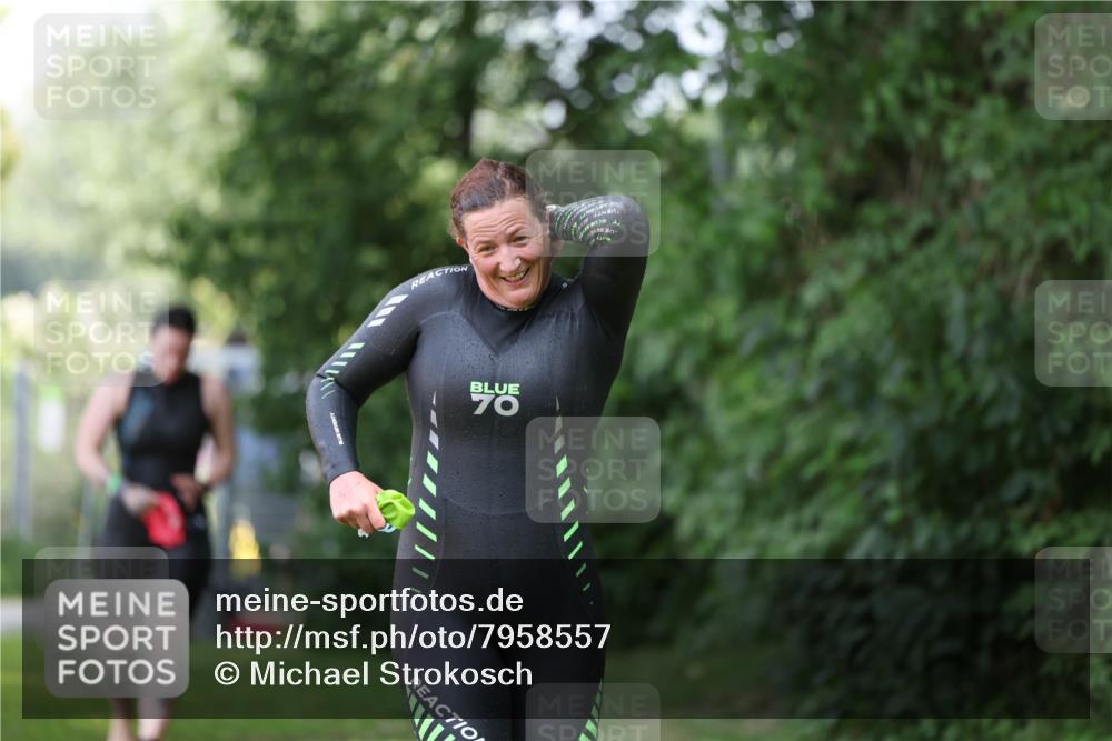15.06.2025 - 7 Türme Triathlon Michael Strokosch http://msf.ph/oto/7958557 15.06.2025 12:40:28 Schwimmen 512, 549 meine-sportfotos.de