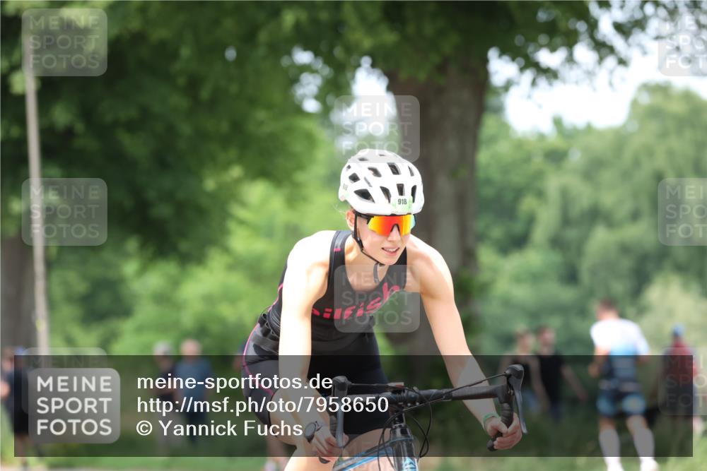 15.06.2025 - 7 Türme Triathlon Yannick Fuchs http://msf.ph/oto/7958650 15.06.2025 13:46:33 Radfahren 453, 813 meine-sportfotos.de