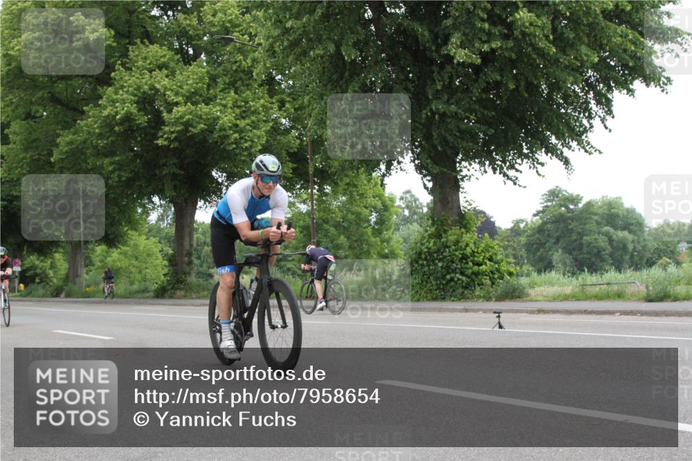 15.06.2025 - 7 Türme Triathlon Yannick Fuchs http://msf.ph/oto/7958654 15.06.2025 11:13:43 Radfahren  meine-sportfotos.de