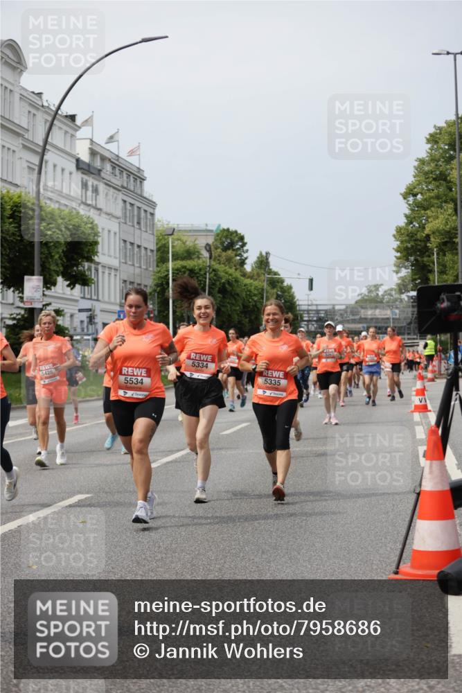 15.06.2025 - REWE Women's Run Jannik Wohlers http://msf.ph/oto/7958686 15.06.2025 09:44:30 Laufen 5334, 5428, 5534, 5335, 5267 meine-sportfotos.de