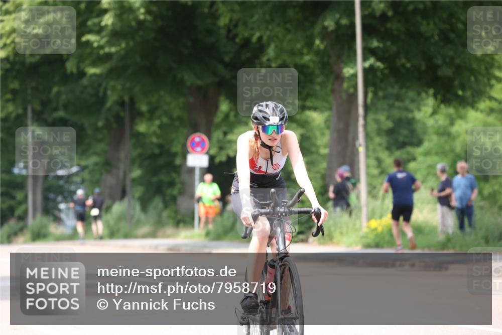 15.06.2025 - 7 Türme Triathlon Yannick Fuchs http://msf.ph/oto/7958719 15.06.2025 13:46:35 Radfahren 243, 381, 813 meine-sportfotos.de