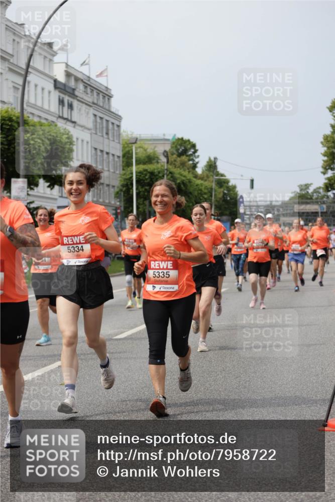 15.06.2025 - REWE Women's Run Jannik Wohlers http://msf.ph/oto/7958722 15.06.2025 09:44:31 Laufen 5334, 5335 meine-sportfotos.de
