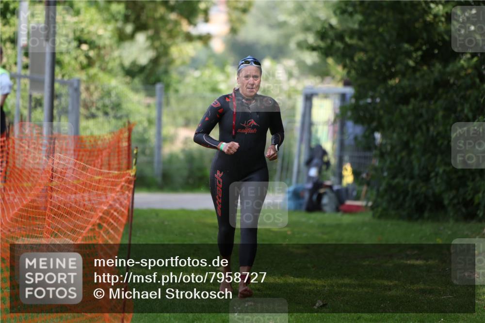 15.06.2025 - 7 Türme Triathlon Michael Strokosch http://msf.ph/oto/7958727 15.06.2025 12:41:07 Schwimmen 462, 487 meine-sportfotos.de