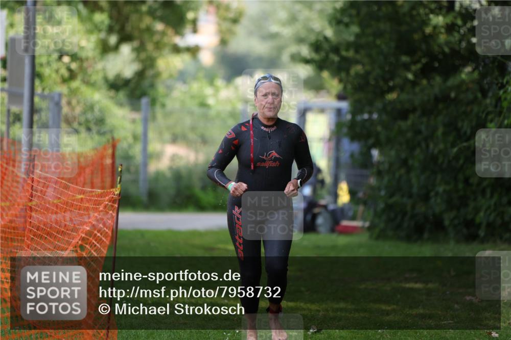 15.06.2025 - 7 Türme Triathlon Michael Strokosch http://msf.ph/oto/7958732 15.06.2025 12:41:07 Schwimmen 462, 487 meine-sportfotos.de