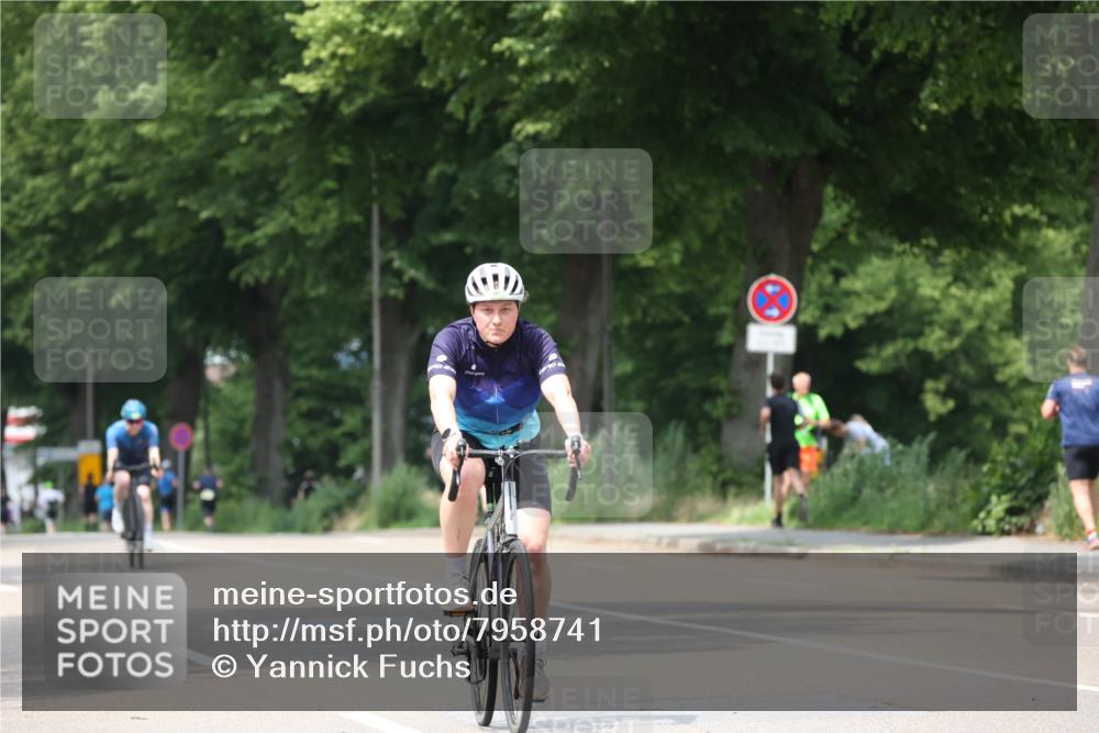 15.06.2025 - 7 Türme Triathlon Yannick Fuchs http://msf.ph/oto/7958741 15.06.2025 13:46:38 Radfahren 243, 381, 813 meine-sportfotos.de