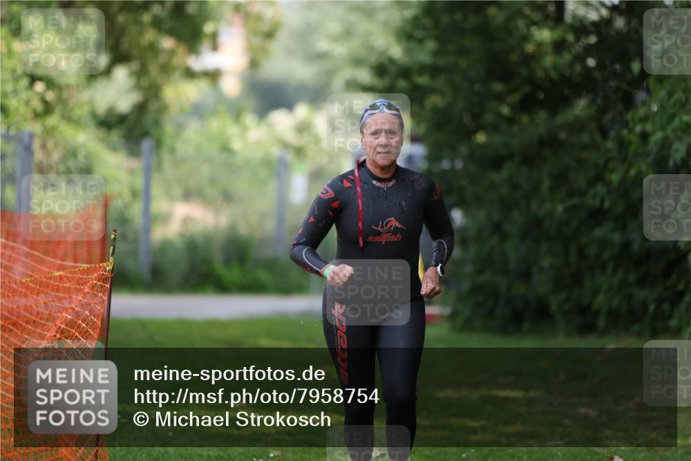 15.06.2025 - 7 Türme Triathlon Michael Strokosch http://msf.ph/oto/7958754 15.06.2025 12:41:08 Schwimmen 462, 487 meine-sportfotos.de