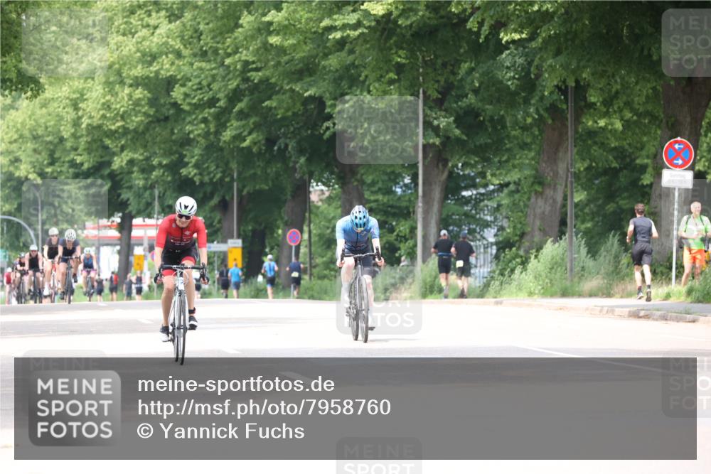 15.06.2025 - 7 Türme Triathlon Yannick Fuchs http://msf.ph/oto/7958760 15.06.2025 13:46:39 Radfahren 243, 381, 813 meine-sportfotos.de