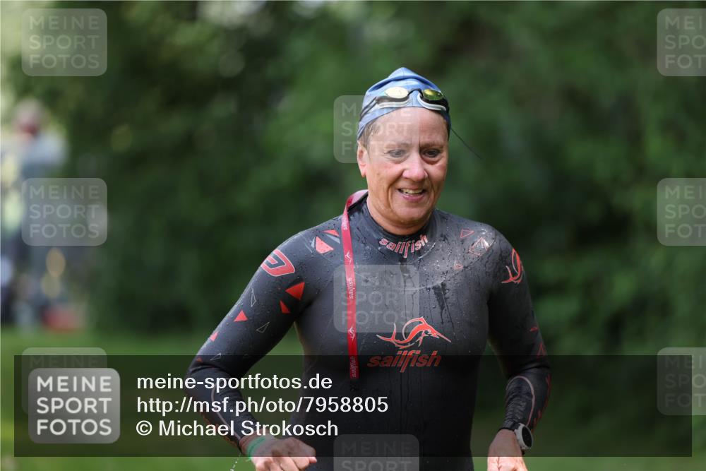 15.06.2025 - 7 Türme Triathlon Michael Strokosch http://msf.ph/oto/7958805 15.06.2025 12:41:10 Schwimmen 462, 487 meine-sportfotos.de