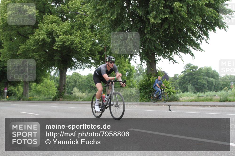 15.06.2025 - 7 Türme Triathlon Yannick Fuchs http://msf.ph/oto/7958806 15.06.2025 11:16:23 Radfahren  meine-sportfotos.de