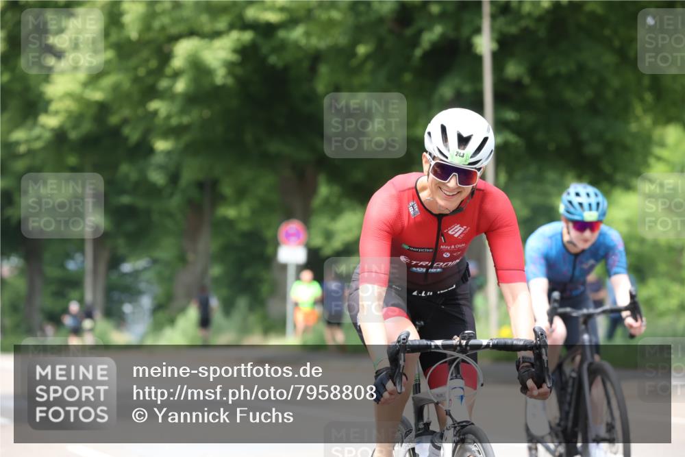 15.06.2025 - 7 Türme Triathlon Yannick Fuchs http://msf.ph/oto/7958808 15.06.2025 13:46:42 Radfahren 243, 381, 735, 752, 788, 968, 976, 1109 meine-sportfotos.de