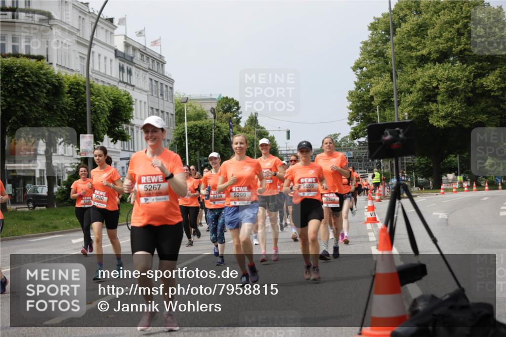 15.06.2025 - REWE Women's Run Jannik Wohlers http://msf.ph/oto/7958815 15.06.2025 09:44:36 Laufen 5138, 5620, 5267, 56, 5659, 5459, 5299, 5329 meine-sportfotos.de