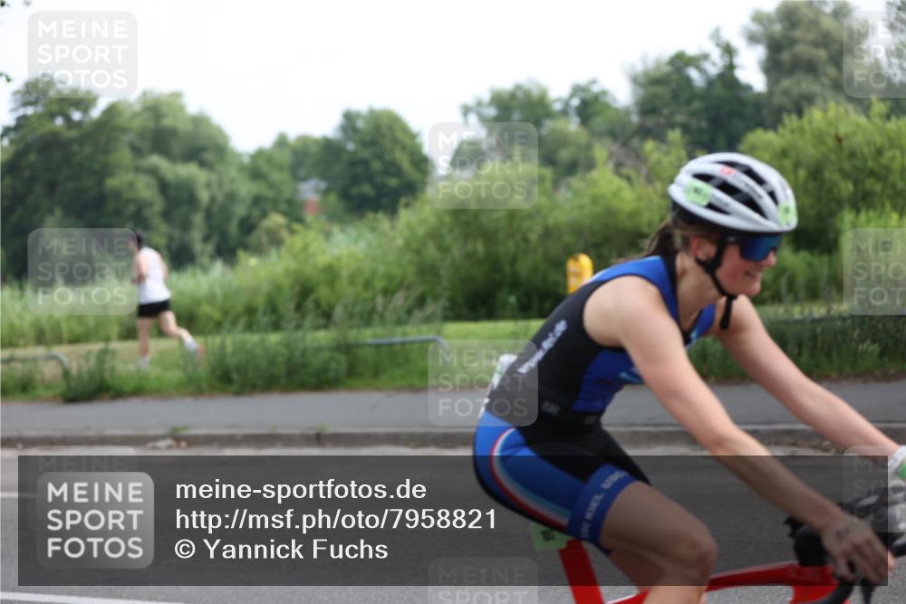 15.06.2025 - 7 Türme Triathlon Yannick Fuchs http://msf.ph/oto/7958821 15.06.2025 09:48:41 Radfahren 31, 33, 34, 35, 101, 104 meine-sportfotos.de