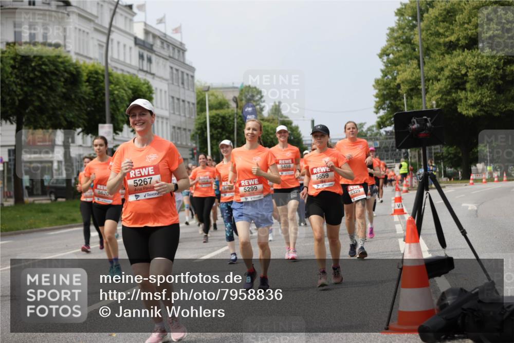 15.06.2025 - REWE Women's Run Jannik Wohlers http://msf.ph/oto/7958836 15.06.2025 09:44:36 Laufen 5620, 5267, 5299, 5458, 5659, 5329 meine-sportfotos.de