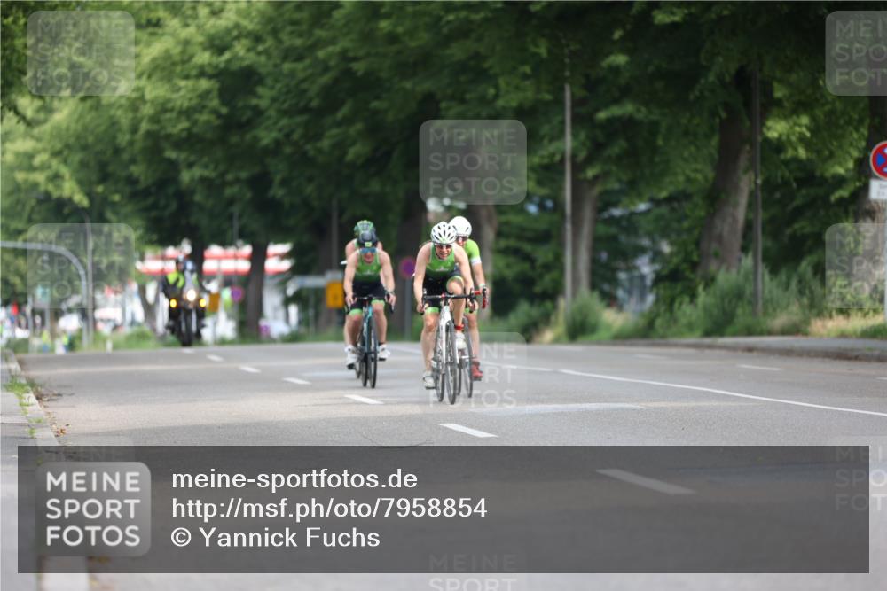 15.06.2025 - 7 Türme Triathlon Yannick Fuchs http://msf.ph/oto/7958854 15.06.2025 09:48:46 Radfahren 105, 106 meine-sportfotos.de