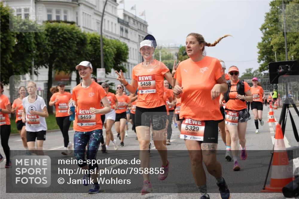 15.06.2025 - REWE Women's Run Jannik Wohlers http://msf.ph/oto/7958855 15.06.2025 09:44:39 Laufen 68, 5083, 5086, 5459, 5011, 5458, 5329, 5177, 5613 meine-sportfotos.de