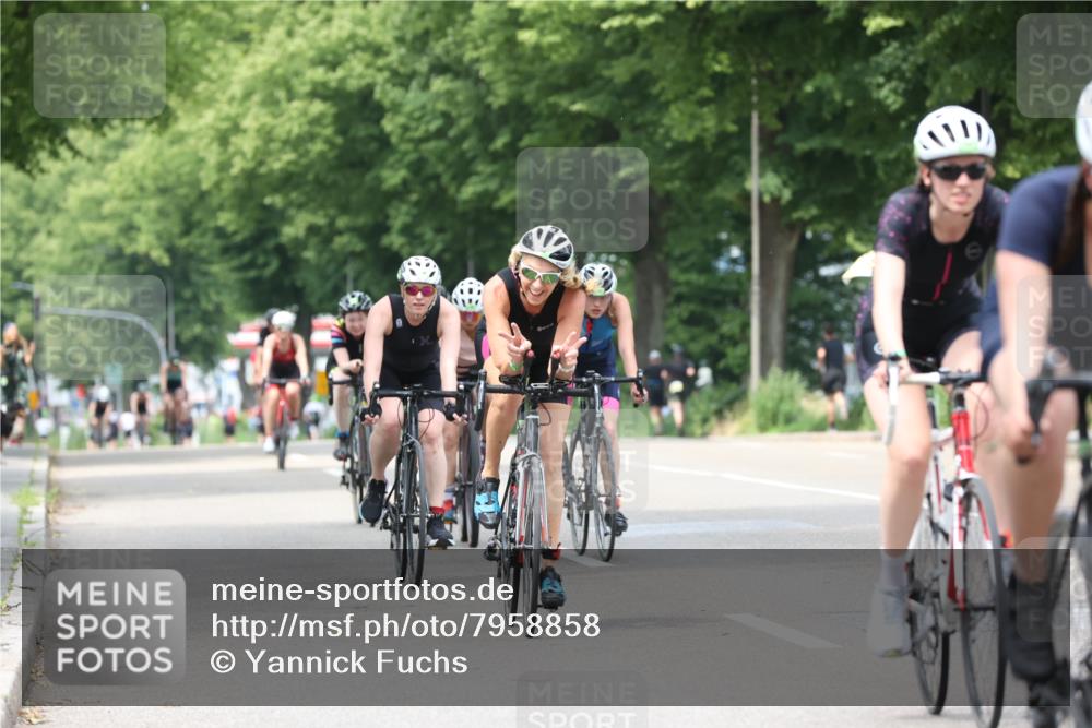 15.06.2025 - 7 Türme Triathlon Yannick Fuchs http://msf.ph/oto/7958858 15.06.2025 13:46:46 Radfahren 735, 752, 788, 888, 957, 968, 976, 1109, 1113 meine-sportfotos.de