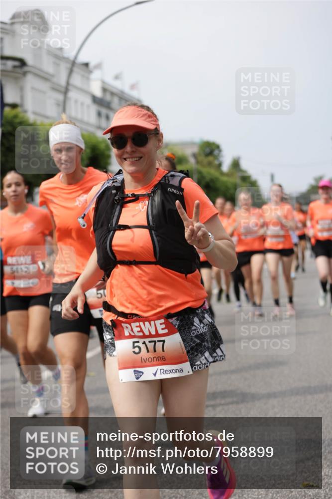 15.06.2025 - REWE Women's Run Jannik Wohlers http://msf.ph/oto/7958899 15.06.2025 09:44:41 Laufen 5412, 5177 meine-sportfotos.de