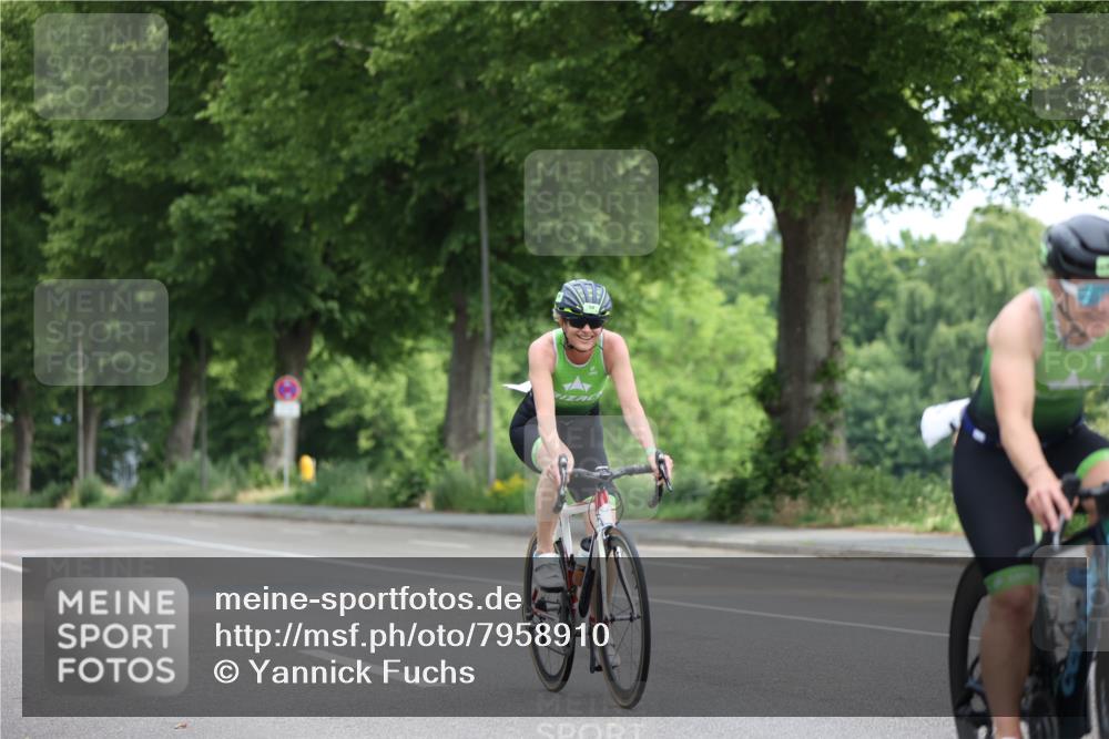 15.06.2025 - 7 Türme Triathlon Yannick Fuchs http://msf.ph/oto/7958910 15.06.2025 09:48:50 Radfahren 105, 106 meine-sportfotos.de