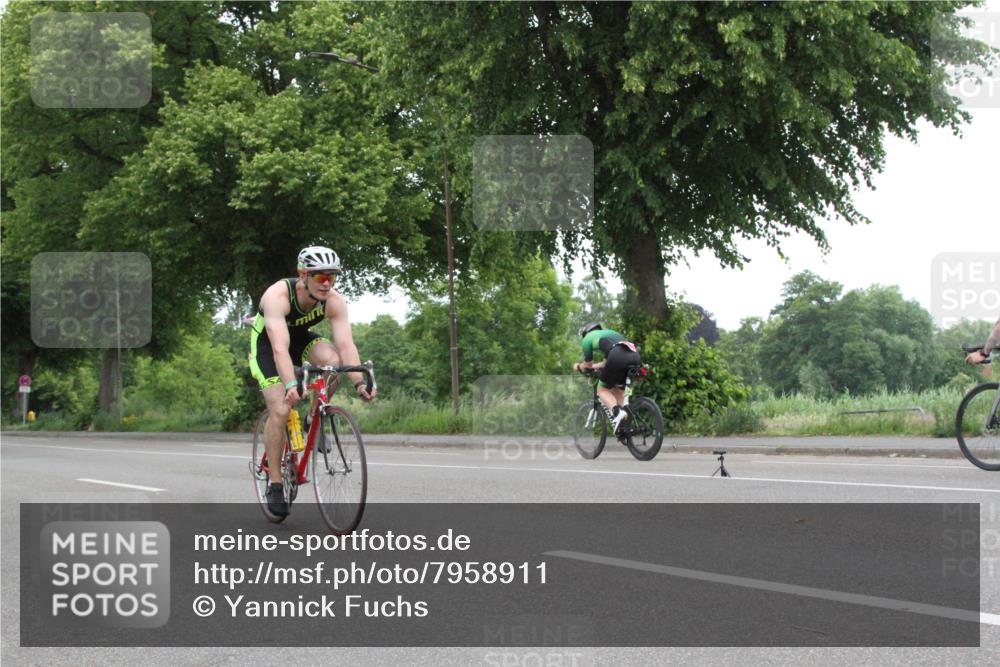 15.06.2025 - 7 Türme Triathlon Yannick Fuchs http://msf.ph/oto/7958911 15.06.2025 11:17:53 Radfahren  meine-sportfotos.de