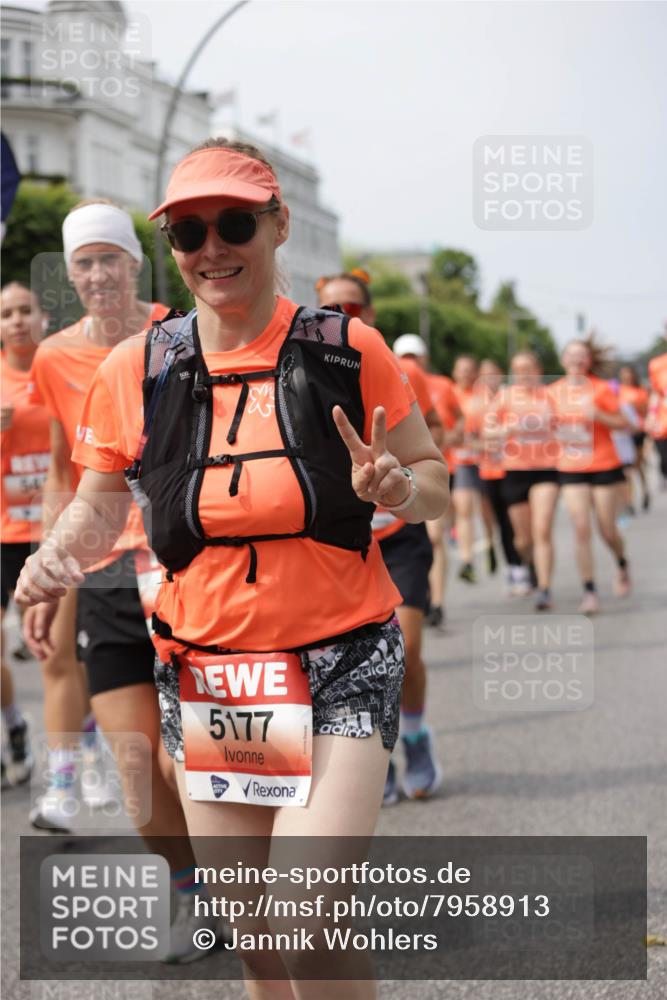15.06.2025 - REWE Women's Run Jannik Wohlers http://msf.ph/oto/7958913 15.06.2025 09:44:41 Laufen 500, 5177 meine-sportfotos.de