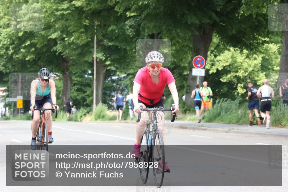 15.06.2025 - 7 Türme Triathlon Yannick Fuchs http://msf.ph/oto/7958928 15.06.2025 13:46:54 Radfahren 581, 726, 929, 957, 1113 meine-sportfotos.de