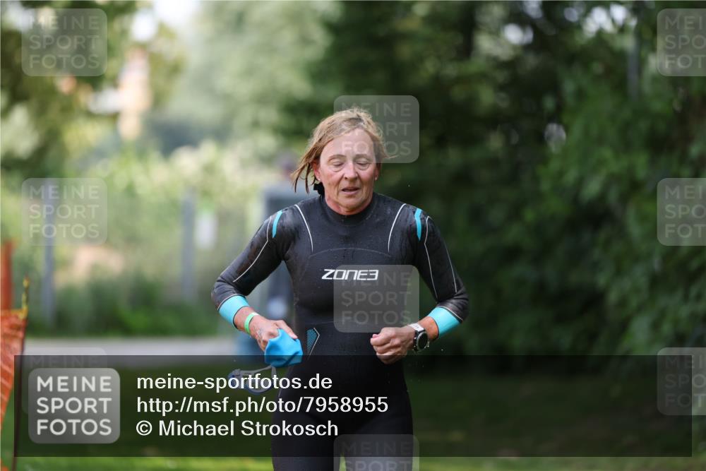 15.06.2025 - 7 Türme Triathlon Michael Strokosch http://msf.ph/oto/7958955 15.06.2025 12:42:58 Schwimmen 458 meine-sportfotos.de