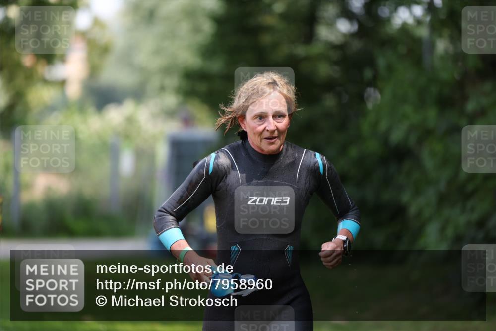 15.06.2025 - 7 Türme Triathlon Michael Strokosch http://msf.ph/oto/7958960 15.06.2025 12:42:58 Schwimmen 458 meine-sportfotos.de