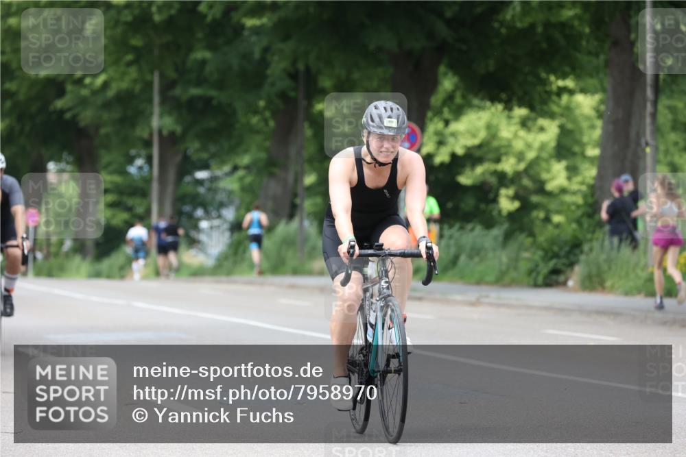15.06.2025 - 7 Türme Triathlon Yannick Fuchs http://msf.ph/oto/7958970 15.06.2025 13:46:59 Radfahren 474, 581, 929 meine-sportfotos.de