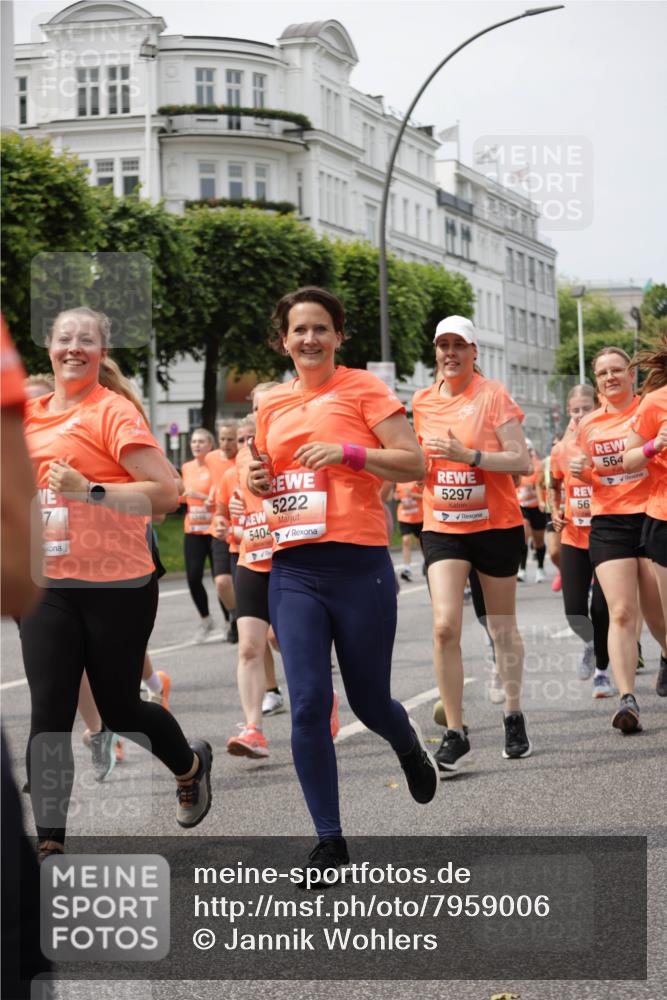 15.06.2025 - REWE Women's Run Jannik Wohlers http://msf.ph/oto/7959006 15.06.2025 09:44:43 Laufen 7, 5404, 5297, 5222, 56, 564 meine-sportfotos.de
