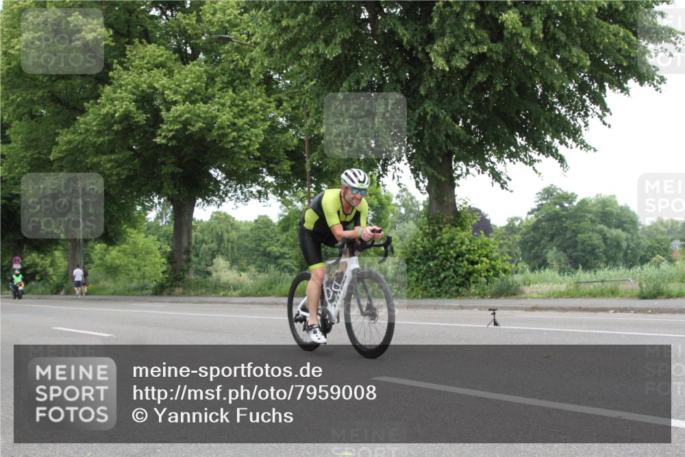 15.06.2025 - 7 Türme Triathlon Yannick Fuchs http://msf.ph/oto/7959008 15.06.2025 11:20:50 Radfahren  meine-sportfotos.de
