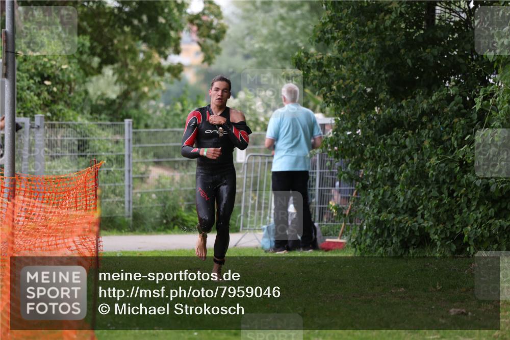 15.06.2025 - 7 Türme Triathlon Michael Strokosch http://msf.ph/oto/7959046 15.06.2025 12:05:31 Schwimmen 652 meine-sportfotos.de