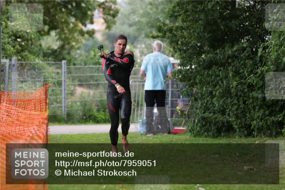 15.06.2025 - 7 Türme Triathlon Michael Strokosch http://msf.ph/oto/7959051 15.06.2025 12:05:31 Schwimmen 652 meine-sportfotos.de