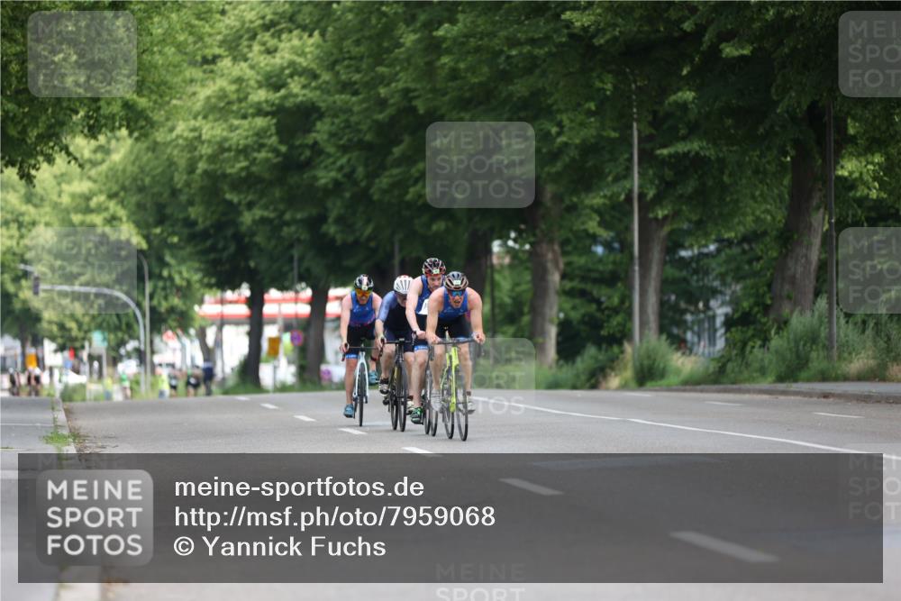 15.06.2025 - 7 Türme Triathlon Yannick Fuchs http://msf.ph/oto/7959068 15.06.2025 09:51:09 Radfahren 48, 49 meine-sportfotos.de