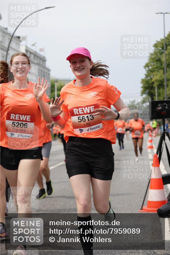 15.06.2025 - REWE Women's Run Jannik Wohlers http://msf.ph/oto/7959089 15.06.2025 09:44:44 Laufen 5206, 5613 meine-sportfotos.de