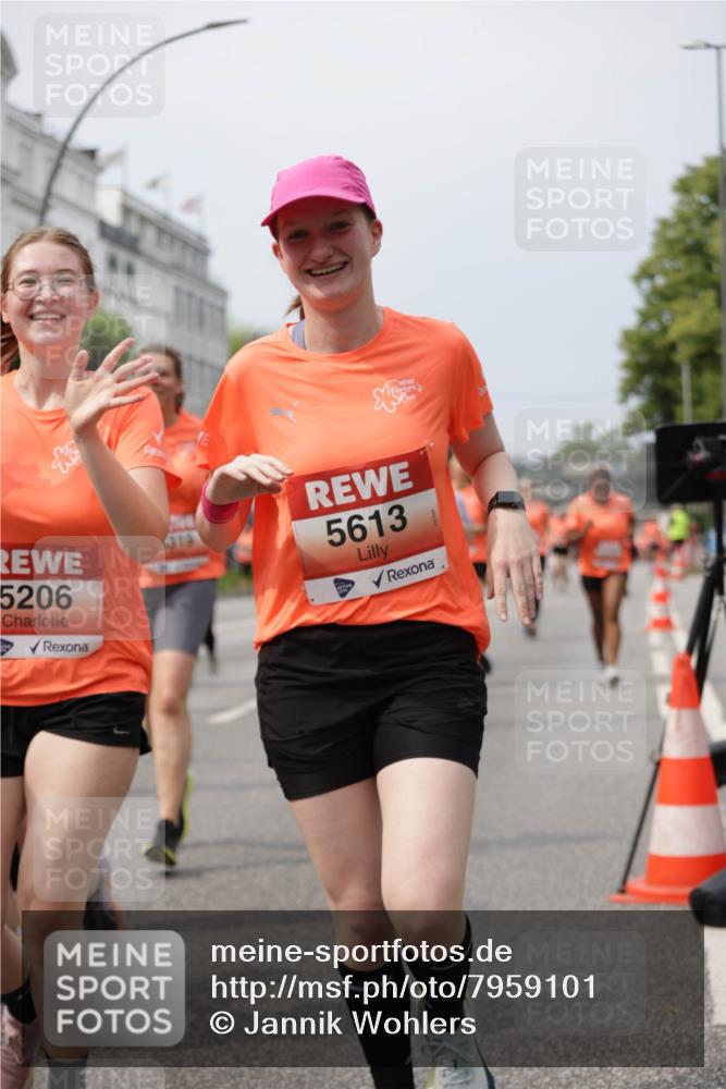 15.06.2025 - REWE Women's Run Jannik Wohlers http://msf.ph/oto/7959101 15.06.2025 09:44:44 Laufen 5206, 5613 meine-sportfotos.de