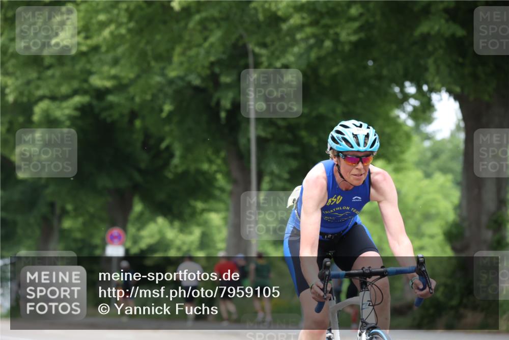 15.06.2025 - 7 Türme Triathlon Yannick Fuchs http://msf.ph/oto/7959105 15.06.2025 13:47:21 Radfahren 785, 931, 1174 meine-sportfotos.de