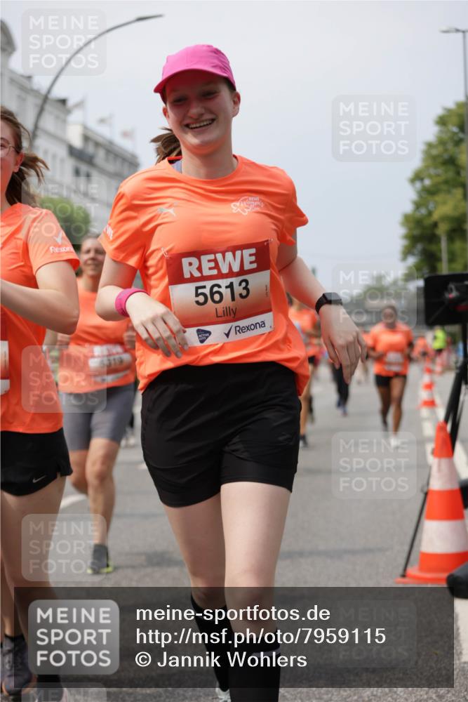 15.06.2025 - REWE Women's Run Jannik Wohlers http://msf.ph/oto/7959115 15.06.2025 09:44:44 Laufen 5319, 5613 meine-sportfotos.de