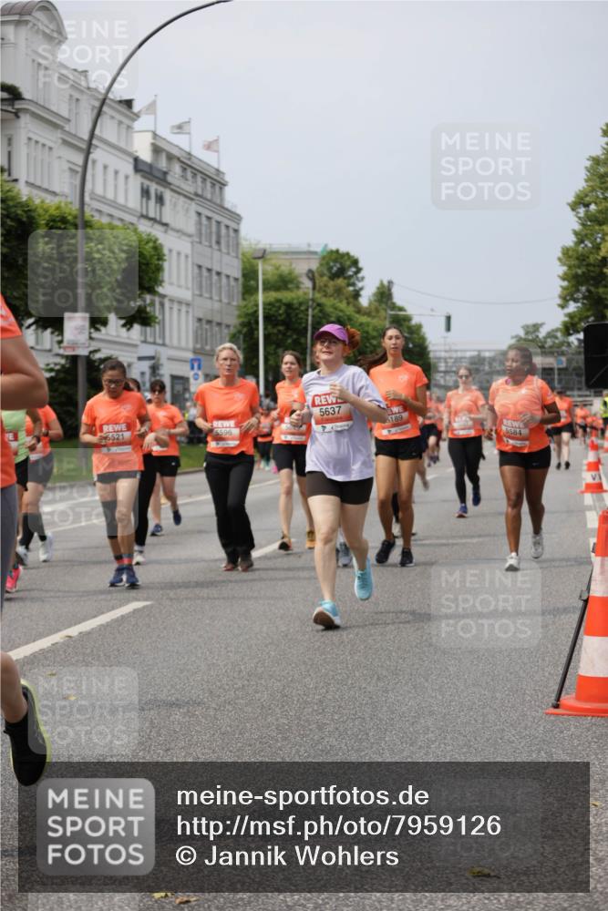 15.06.2025 - REWE Women's Run Jannik Wohlers http://msf.ph/oto/7959126 15.06.2025 09:44:45 Laufen 5637, 6521 meine-sportfotos.de