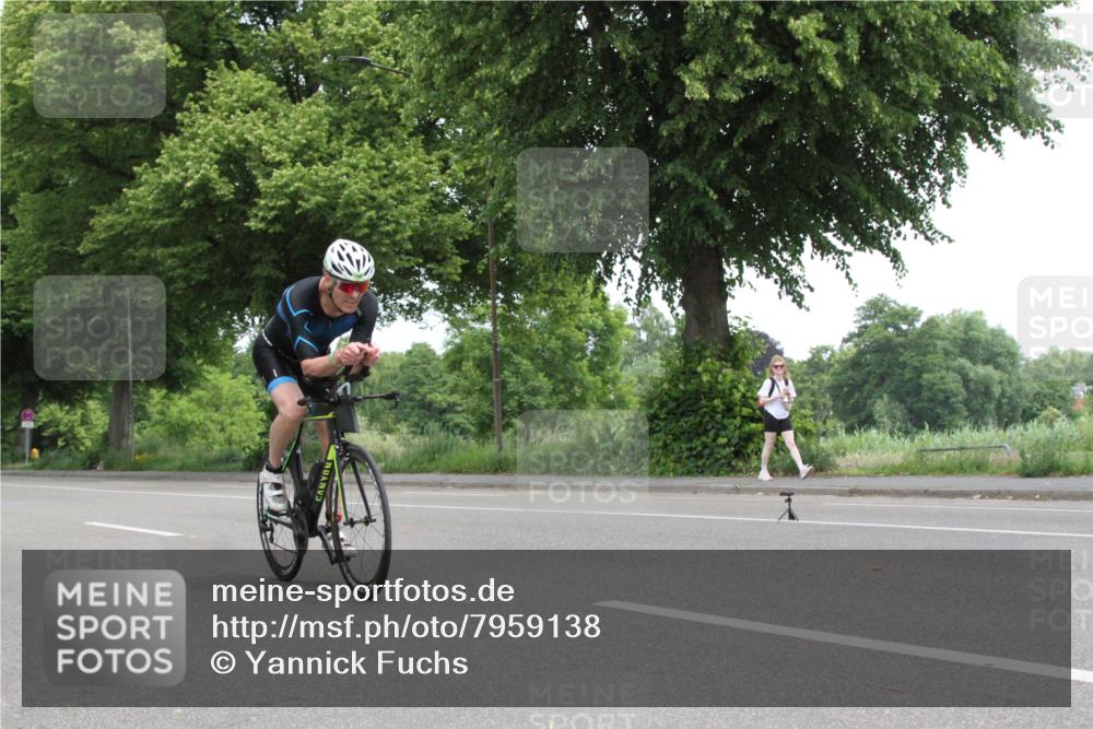 15.06.2025 - 7 Türme Triathlon Yannick Fuchs http://msf.ph/oto/7959138 15.06.2025 11:25:59 Radfahren  meine-sportfotos.de