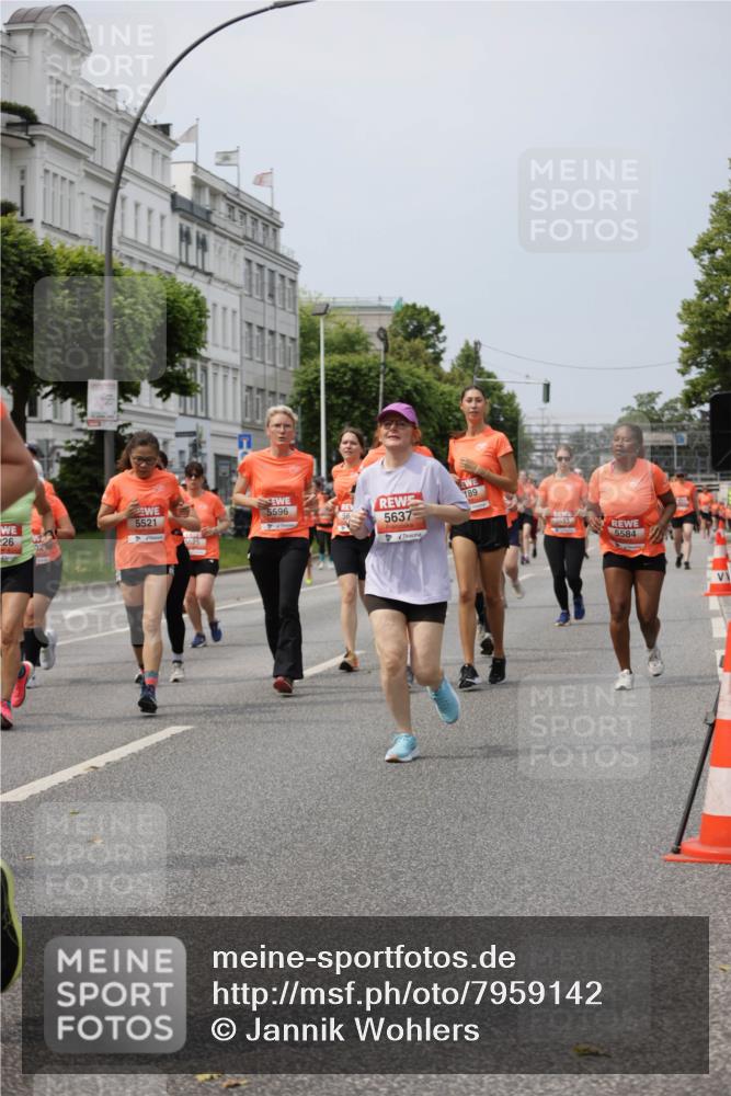 15.06.2025 - REWE Women's Run Jannik Wohlers http://msf.ph/oto/7959142 15.06.2025 09:44:45 Laufen 26, 5521, 5596, 189, 5637, 5625, 5584 meine-sportfotos.de