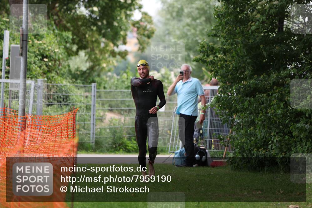 15.06.2025 - 7 Türme Triathlon Michael Strokosch http://msf.ph/oto/7959190 15.06.2025 12:07:38 Schwimmen 460, 618 meine-sportfotos.de