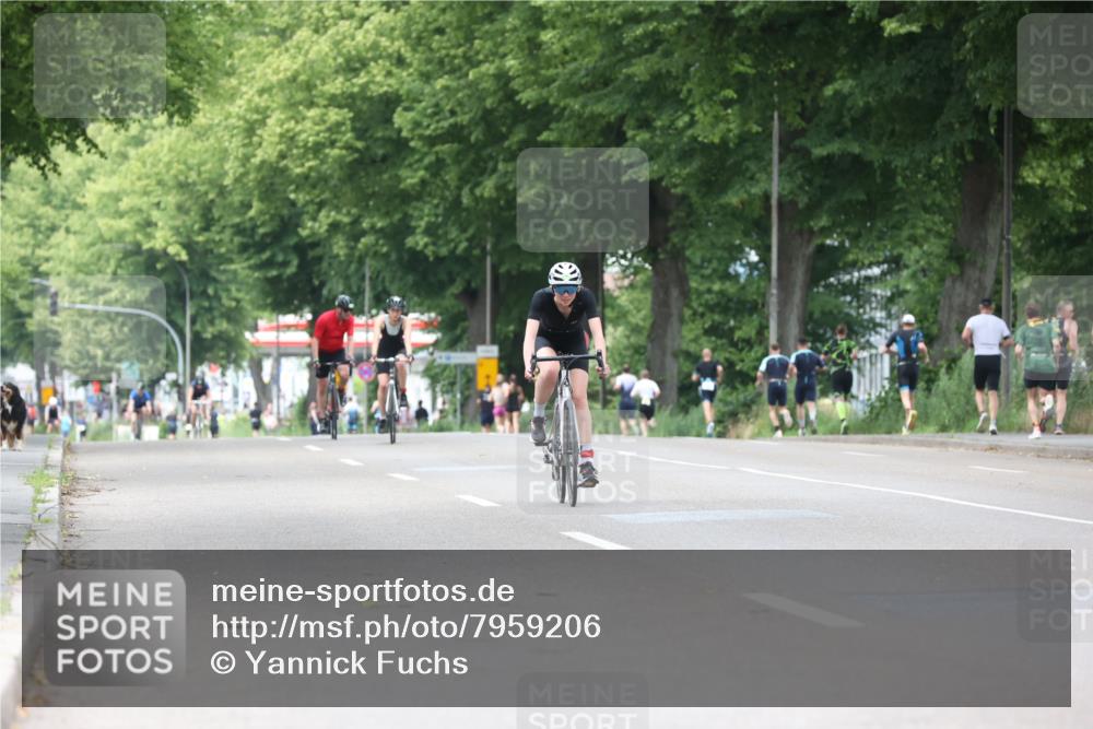 15.06.2025 - 7 Türme Triathlon Yannick Fuchs http://msf.ph/oto/7959206 15.06.2025 13:47:29 Radfahren 553, 785, 809 meine-sportfotos.de