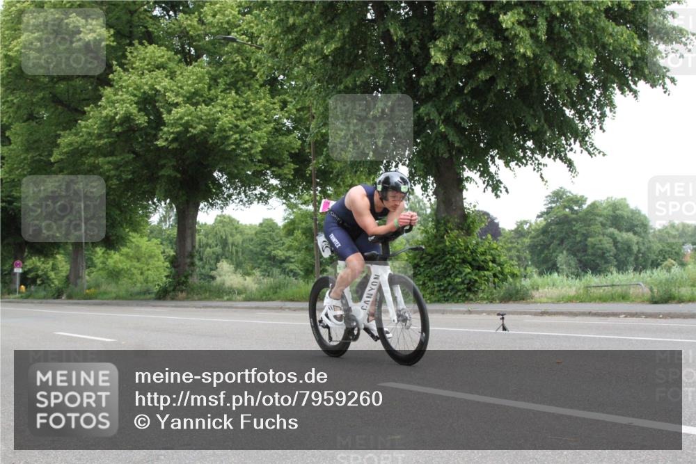 15.06.2025 - 7 Türme Triathlon Yannick Fuchs http://msf.ph/oto/7959260 15.06.2025 11:30:44 Radfahren  meine-sportfotos.de