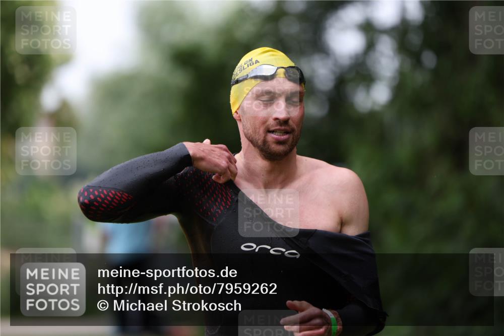 15.06.2025 - 7 Türme Triathlon Michael Strokosch http://msf.ph/oto/7959262 15.06.2025 12:07:42 Schwimmen 460, 618 meine-sportfotos.de