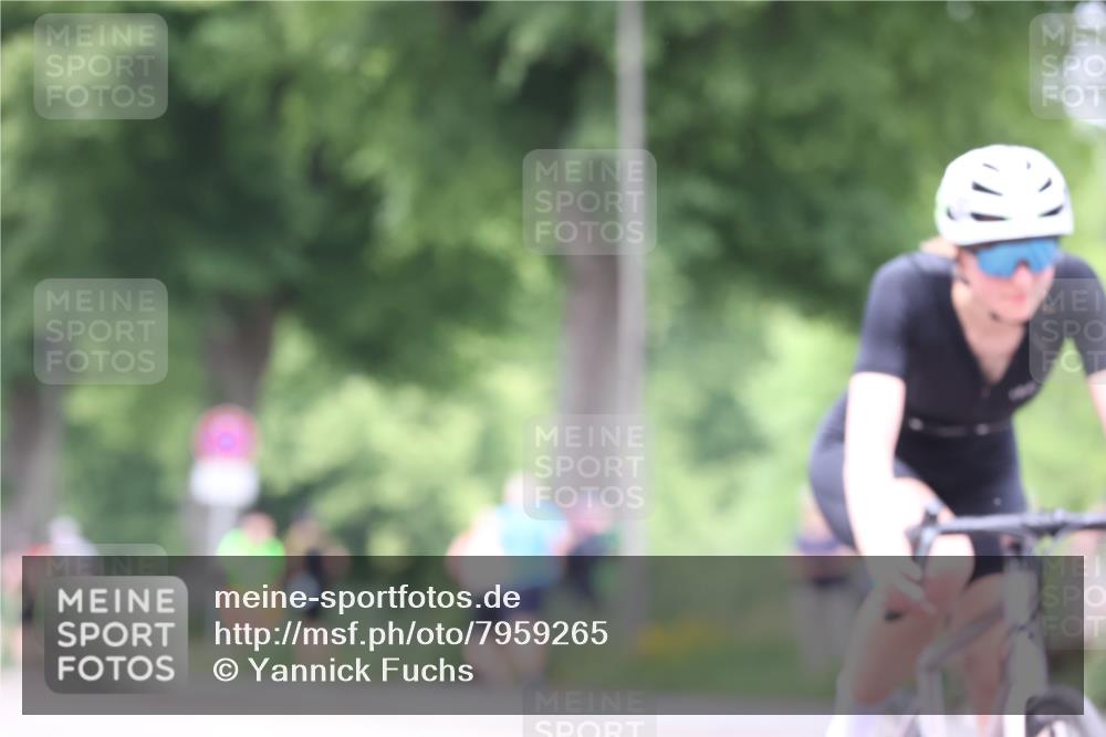 15.06.2025 - 7 Türme Triathlon Yannick Fuchs http://msf.ph/oto/7959265 15.06.2025 13:47:32 Radfahren 553, 809 meine-sportfotos.de