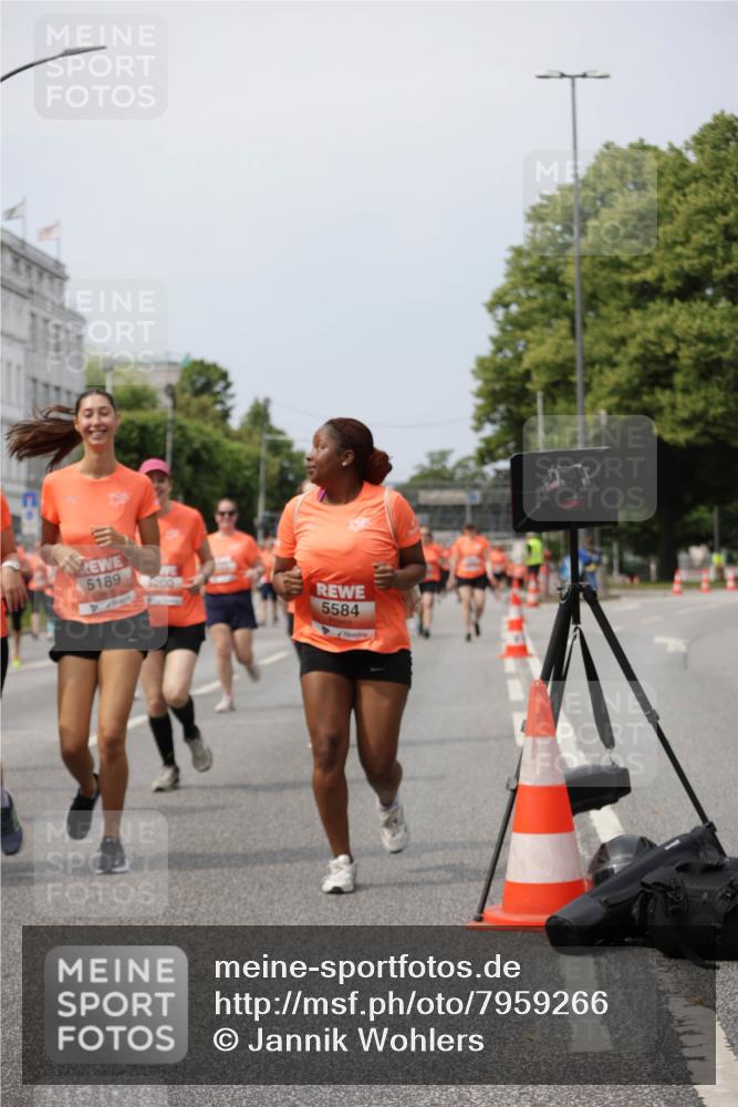 15.06.2025 - REWE Women's Run Jannik Wohlers http://msf.ph/oto/7959266 15.06.2025 09:44:48 Laufen 5189, 5584 meine-sportfotos.de