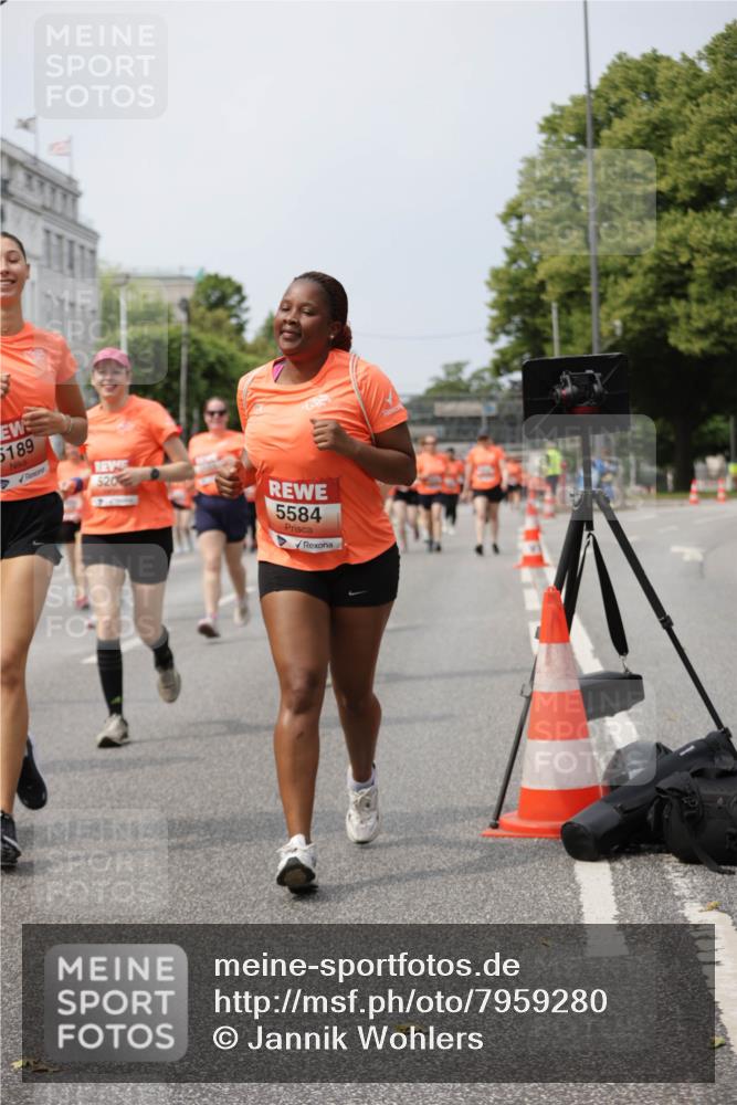 15.06.2025 - REWE Women's Run Jannik Wohlers http://msf.ph/oto/7959280 15.06.2025 09:44:48 Laufen 5189, 5584 meine-sportfotos.de