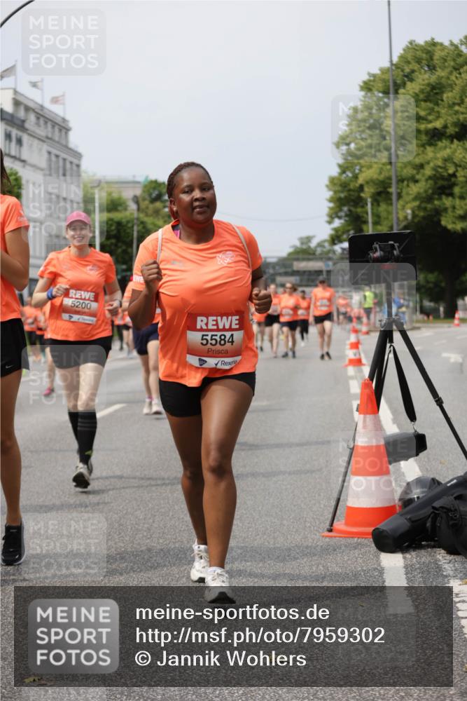 15.06.2025 - REWE Women's Run Jannik Wohlers http://msf.ph/oto/7959302 15.06.2025 09:44:49 Laufen 5200, 5584 meine-sportfotos.de