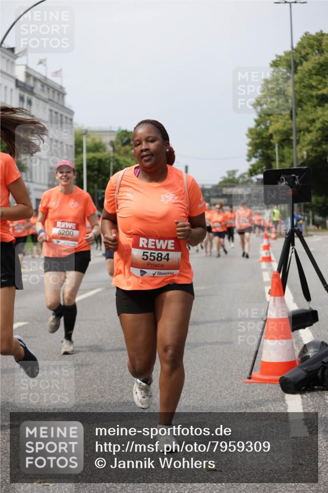 15.06.2025 - REWE Women's Run Jannik Wohlers http://msf.ph/oto/7959309 15.06.2025 09:44:49 Laufen 5200, 5584 meine-sportfotos.de