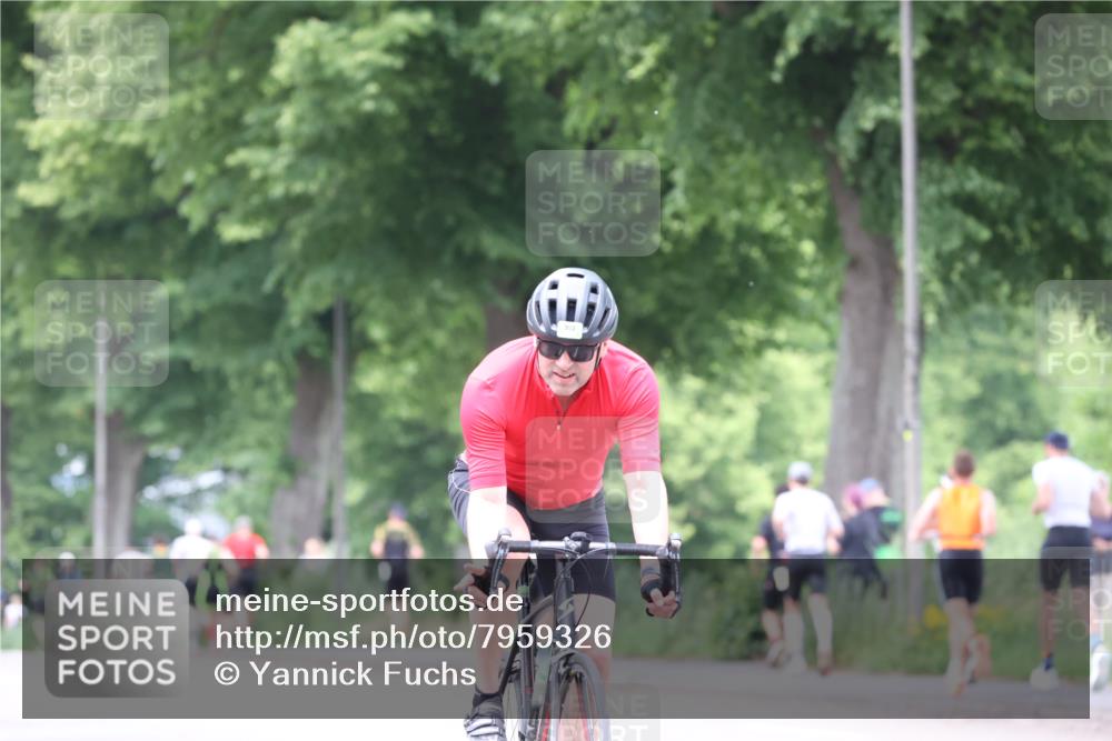 15.06.2025 - 7 Türme Triathlon Yannick Fuchs http://msf.ph/oto/7959326 15.06.2025 13:47:36 Radfahren 553, 809, 1026, 1135 meine-sportfotos.de